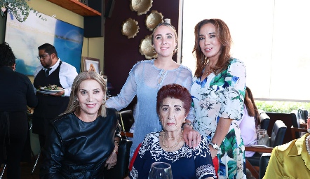  Susana Herrera, María Ciuffardi, María de Jesús Ortega y Lorena Herrera.