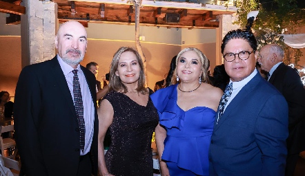  David Calvillo, Zaira Minero, Leticia Longoria y José Longoria.
