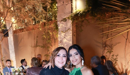  Adriana Manzoti y Verónica Sánchez.