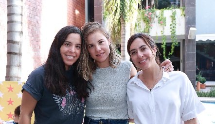  Estefanía Díaz Infante, Montse Martell y Alice Gómez.