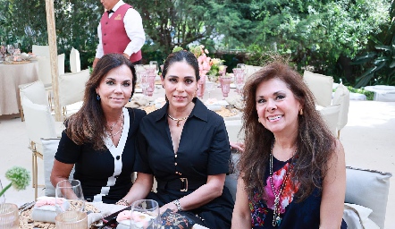   Elsa Tamez, Maribel Lozano y Elia de Padilla.