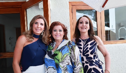  Adriana González, Laura Rodríguez y Leticia Castro.
