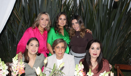  Roxana Serna, Nuria Alcalde, Cecilia Rodríguez, Ximena Gómez, Marcela Serna y Martha Lodela.