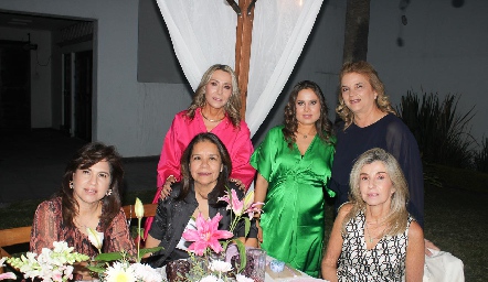  Margarita Martínez, Lourdes Ríos, Roxana Serna, Nuria Alcalde, Luzma Márquez y Márgara García de Herrera. 