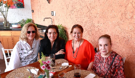  Jennifer Kaiser, Marcela Nava, Licha Enríquez y Clara Luz Portales.