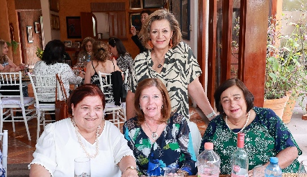  Marilupe Vilet, Margarita Garza, Silvia Padrón y Sara Narváez.