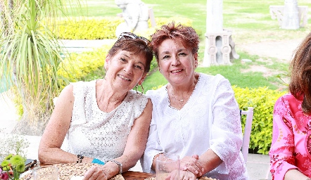  María Elena Méndez y Rosario Pacheco.