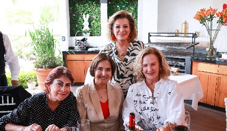  Lucía Montes, Chayo Orozco, Silvia Padrón y Jennifer Kaiser.