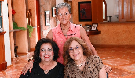  Claudia Danber, Imelda Benavente y Vicky Fernández.