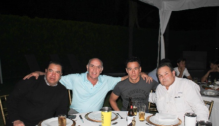 Roberto Silva, Carlos Hinojosa, Álvaro Sánchez y Pato Ordiozola.