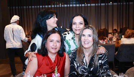  Lourdes Del Valle, Lucía Betancourt, Silvia Ducoulombier y Gabriela Berrón.