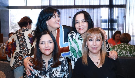  Lourdes del Valle, Lucía Betancourt, Gabriela Betancourt y Graciela Quintanilla.