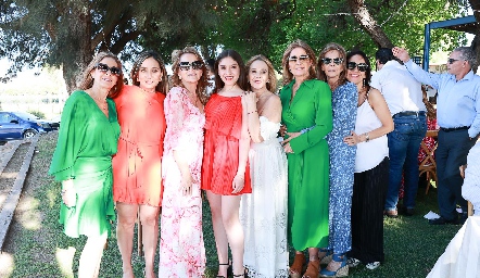  Mónica Gaviño, Yolanda Álvarez, Anabel Gaviño, Arantza Gaviño, Tayde Gaviño, Patricia Gaviño, Elena Gaviño y Alma Mata.