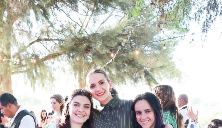  Catalina Esper, Paulina Torre y Ceci García.