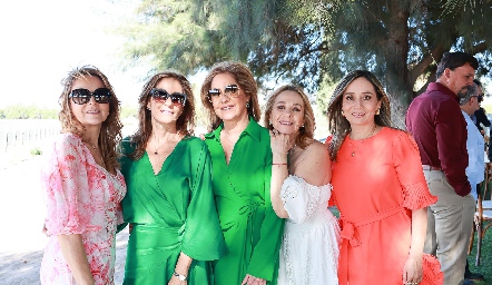  Anabel Gaviño, Mónica Gaviño, Patricia Gaviño, Tayde Gaviño y Yolanda Álvarez.