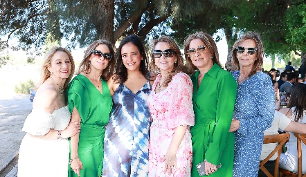  Tayde Gaviño, Mónica Gaviño, Isa Torres, Anabel Gaviño, Patricia Gaviño y Elena Gaviño.