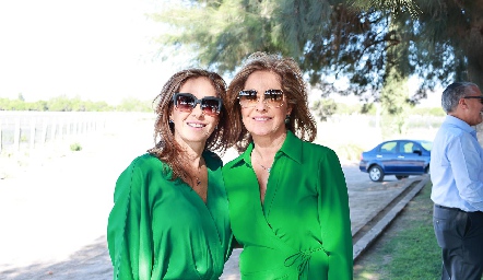  Mónica Gaviño y Patricia Gaviño.