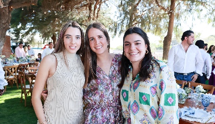  Ana Paula de los Santos, Montse Anaya y Cata Esper.