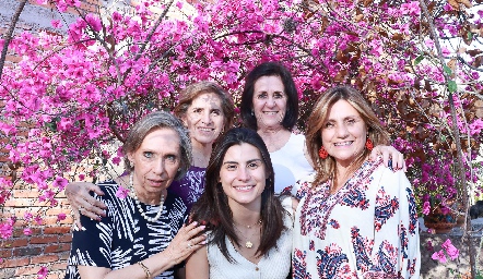  Dolores Lastras, Teresa Arzuaga, Mercedes Lastras, Teresa Cadena y Teresa Lastras.