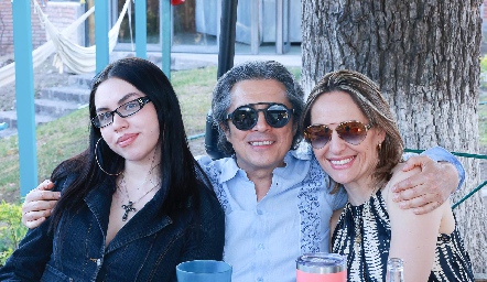  Emma Lastras, Carlos Mier y Flor Rosillo.