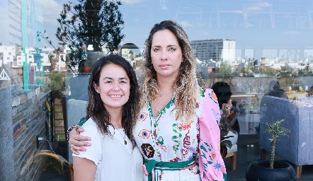  Patricia González y Synthia González.