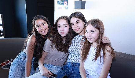  María Leos, María Inés, Arantza e Inés.