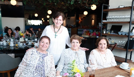  María Martha Motilla, Graciela Moreno, Gilda Ruiz de Chávez y Laura Zárate.