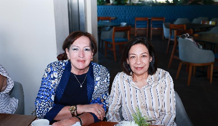  Elizabeth Palomo y Lupita Betancourt.