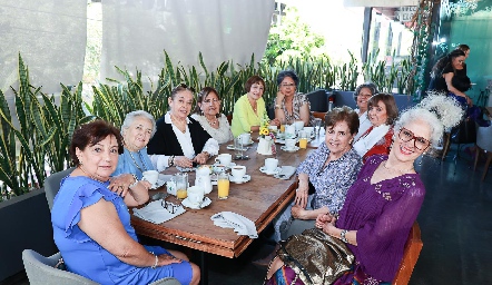  Laura Martínez, Luz María Guerrero,  Concepción Fierro, Martha Pilar, Juana María, Martha Guadalupe Silva, María Estela Ramírez, María Elena Hernández y Mercedes Ortiz.