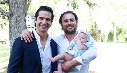  Héctor Hernández, José Luis Schekaibán y Emilia Hernández.