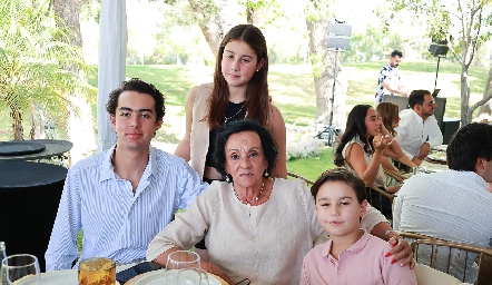  Eugenio González, Mila Salgado, Susana Félix y Matías Salgado.