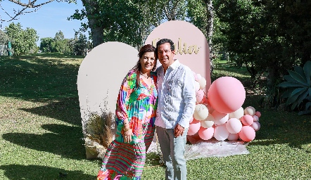  Rosy Vázquez y Héctor Hernández, abuelos de Emilia.