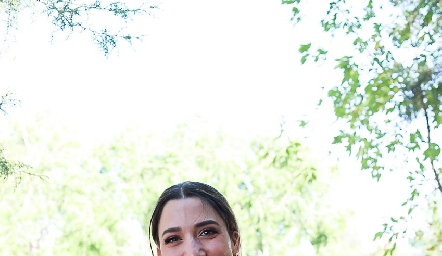  Montze Ortiz con su ahijada Emilia.