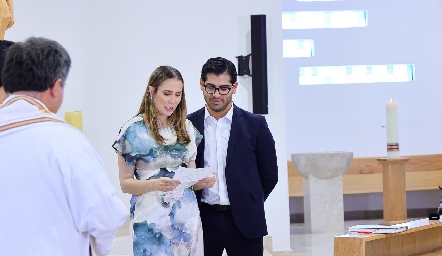  Ana Sofía García y Gibrán Delsol, padrinos de Emilia.