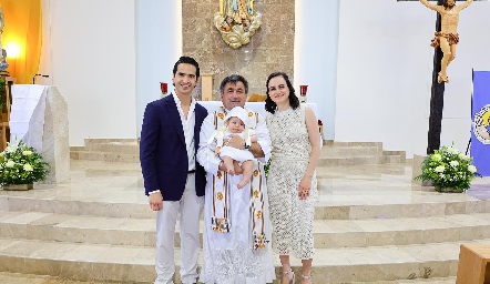  Héctor Hernández, Susana Schekaibán, Emilia Hernández con el Padre.