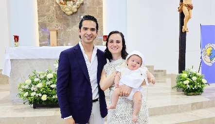  Susana Schekaibán y Héctor Hernández con su hija Emilia.