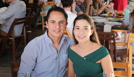  Edgar Zúñiga y Fernanda Cosío.