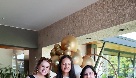  Paola Ramos, Renata Lasso y María Medrano.