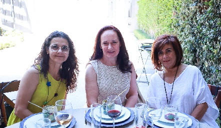  Margarita López, Maribel Rico y Adriana Sánchez.
