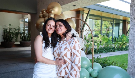  Renata Lasso con su mamá Renata Giraud.