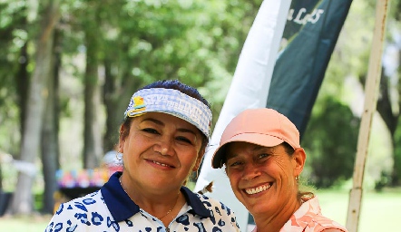  Nancy Palma y Clarita Boloski.