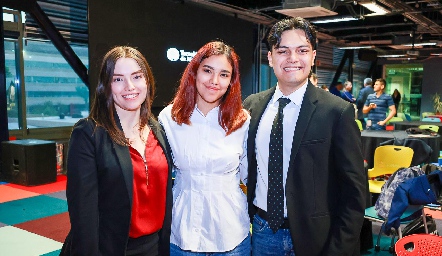  Alin Fajardo, Michelle Villaseñor y Leo Orozco.