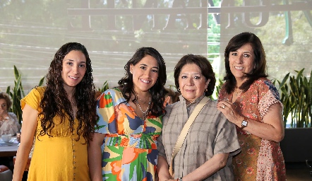 Lucía Puente, Daniela Puente, Mercedes Torres y Lucía Torres.