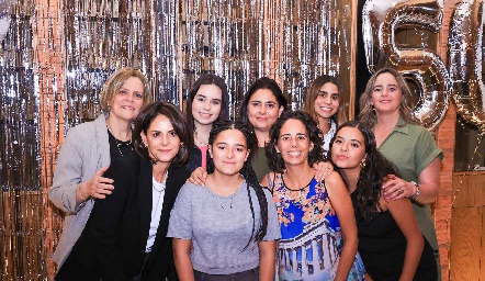  Martha Malo, Valeria de la Vega, Rocío Ortuño, Rocío de la Vega, Irene Loyo, Verónica Malo, Natalia Arocha, Natalia Ortuño y Loretta Galván.