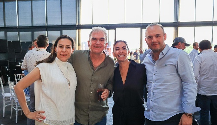  Alejandra Barrera, Pablo Fernández, Paulina Burguete y César Estrada.