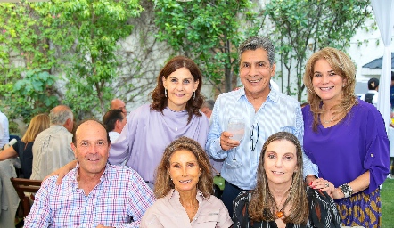 Oscar Gaviño, Lu Castelo, Lourdes de López, Julio Castelo, Charo Valladares y Marisa Romero.