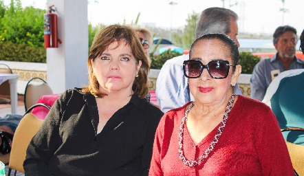  Lupita Martínez y Laura Souza.