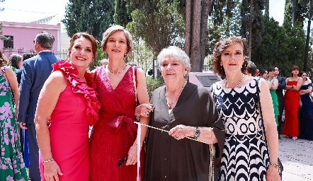  Guadalupe Bárcena, Cecilia Bárcena, Raquel Bárcena y Maricarmen Bárcena.