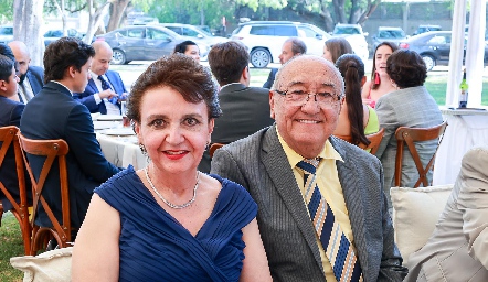  Georgina y Rafael Cavazos.