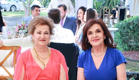  Blanca Dip de Trujillo y Josselina Velazco de Dip.